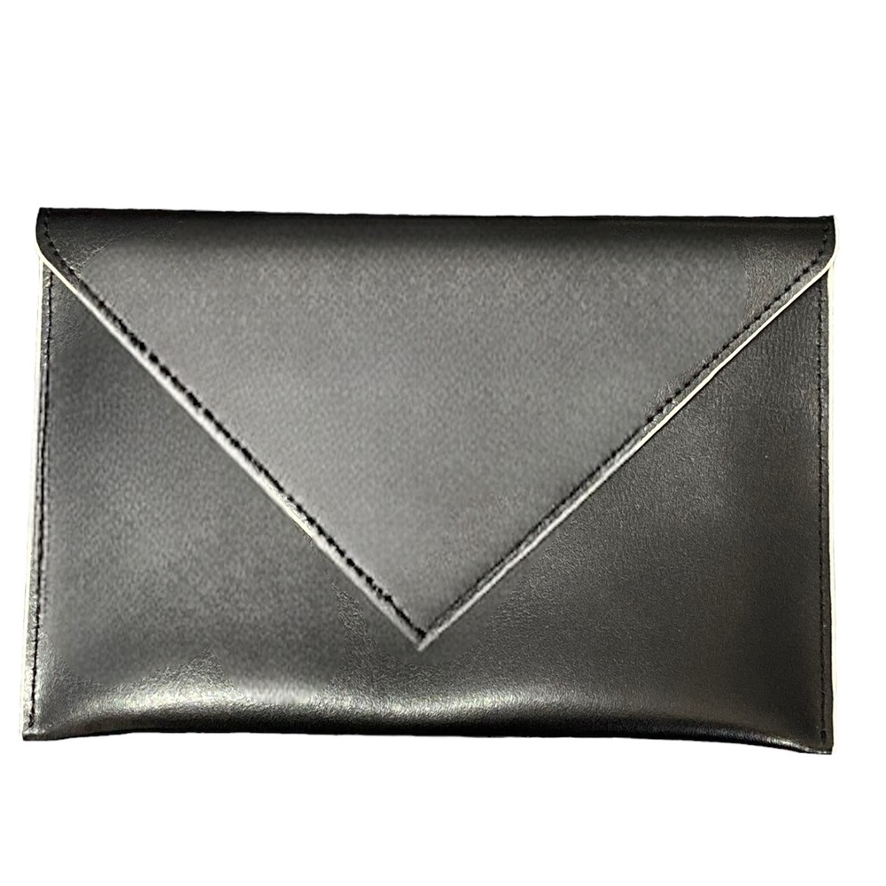 Black leather photograph envelope. Measures 5x7.5 inches. VGUC